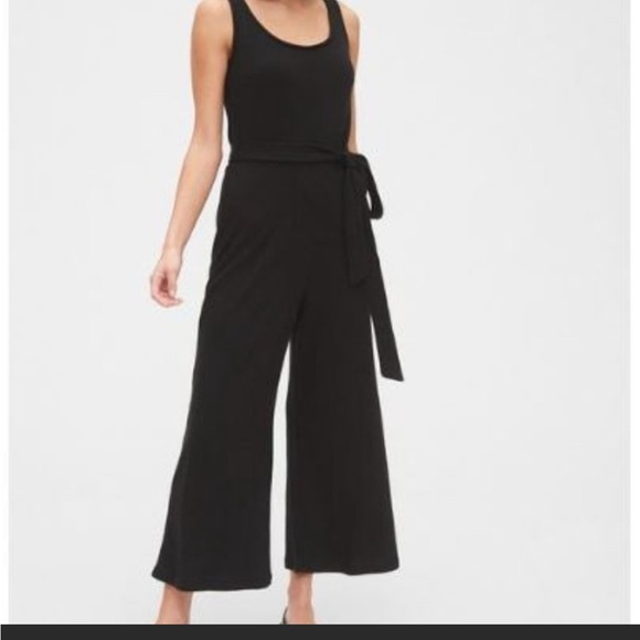 GAP Pants - NWOTGAP BELTED JUMPSUIT